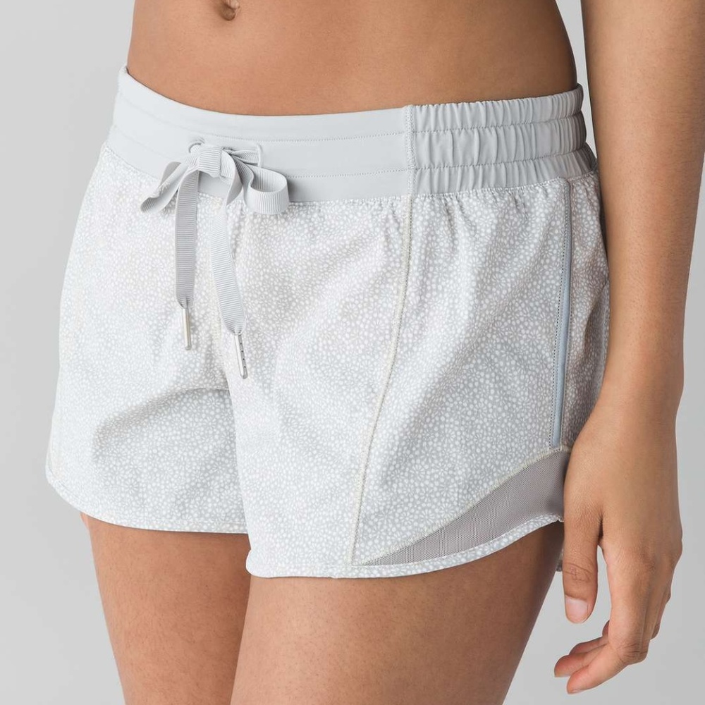 Lululemon Hotty Hot Short 4"